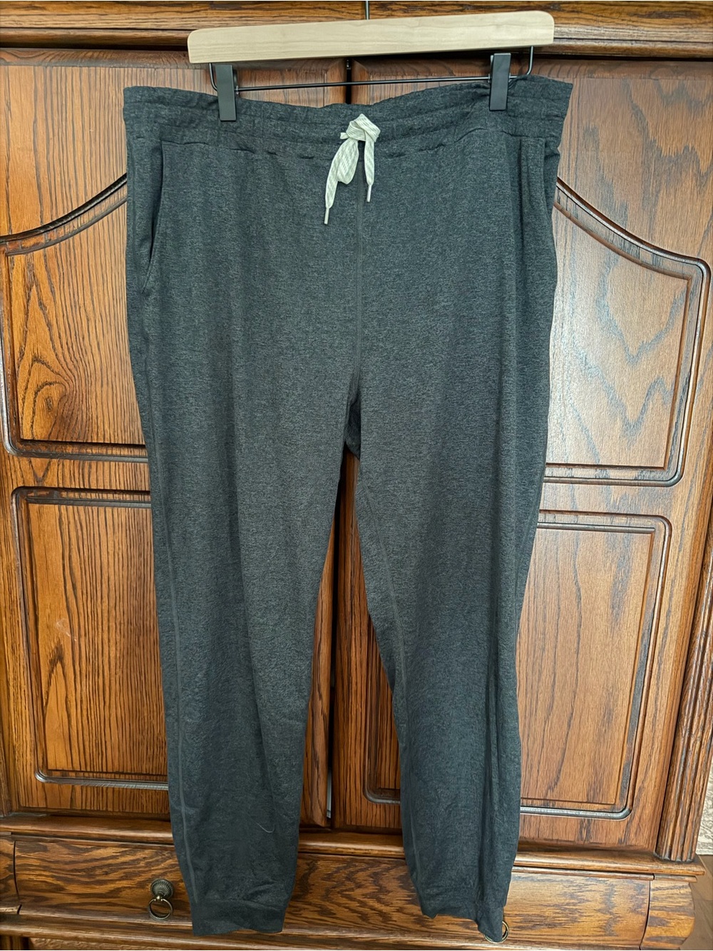 Women’s Vuori Halo Performance Jogger - size XL Heathered Grey